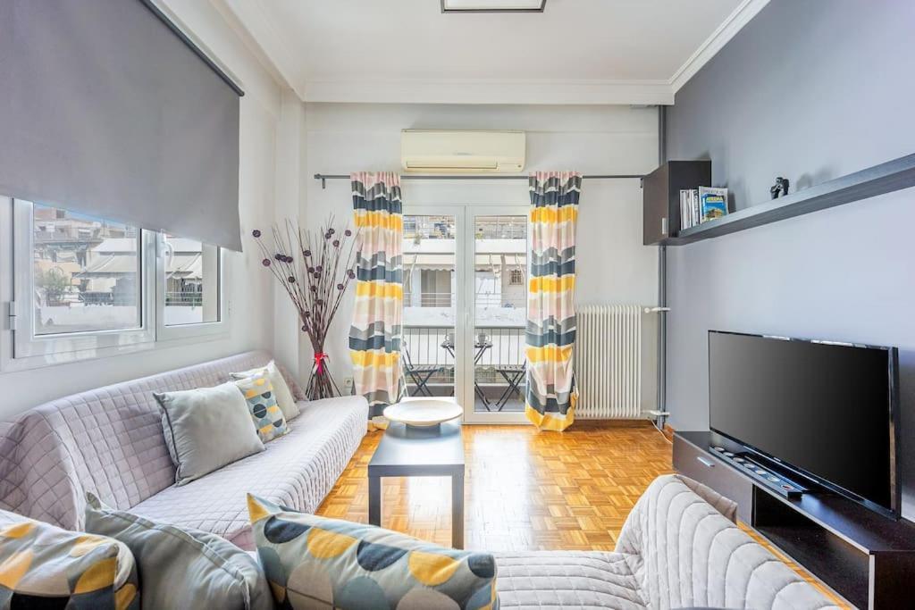 Apartment In The Middle Of Everything Athens Exterior photo